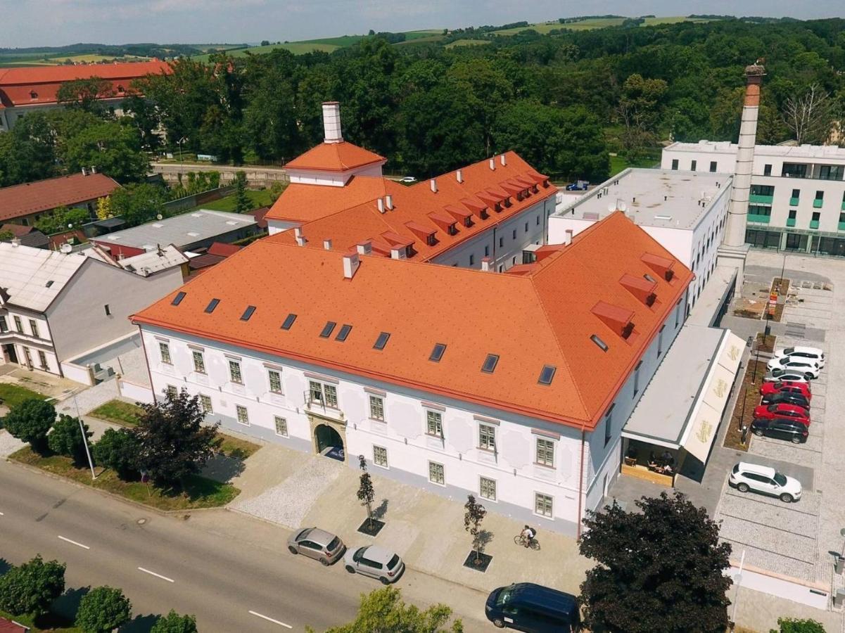Hotel Pansky Pivovar Holešov Exteriör bild