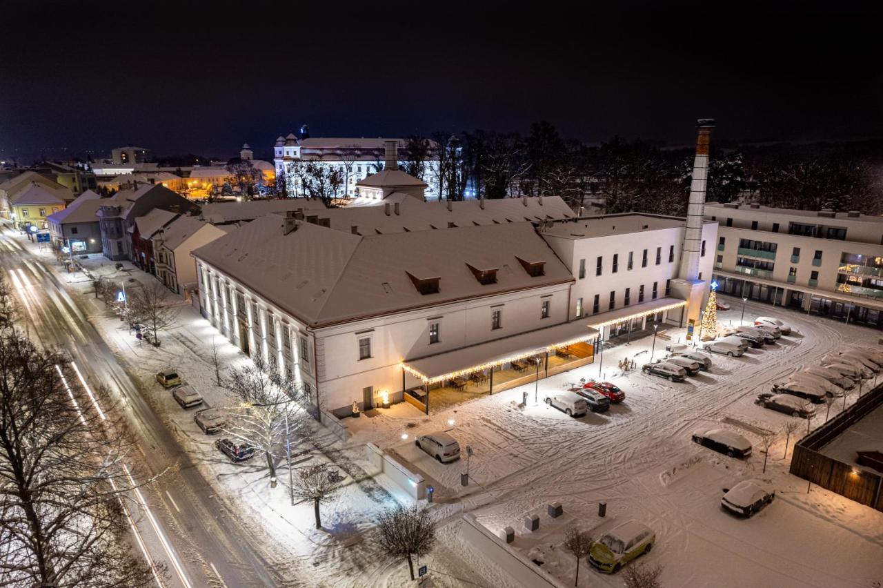 Hotel Pansky Pivovar Holešov Exteriör bild